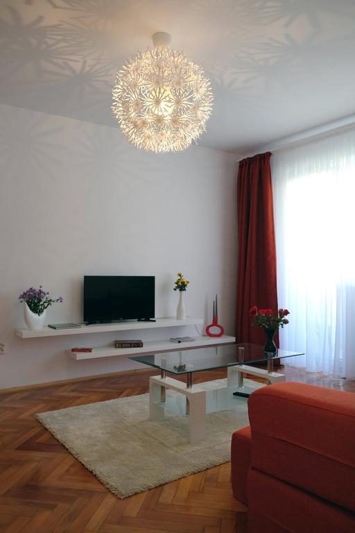 Olympus Apartment Alba Iulia Exteriör bild