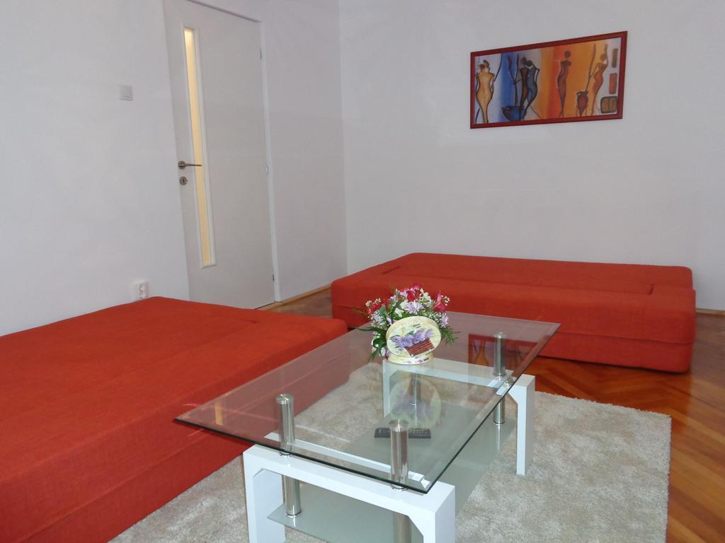 Olympus Apartment Alba Iulia Exteriör bild